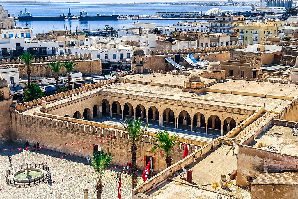 Jour 3 : Sousse – El Jem – Gabes – Matmata – Douz env. 400 km (env. 4h20)